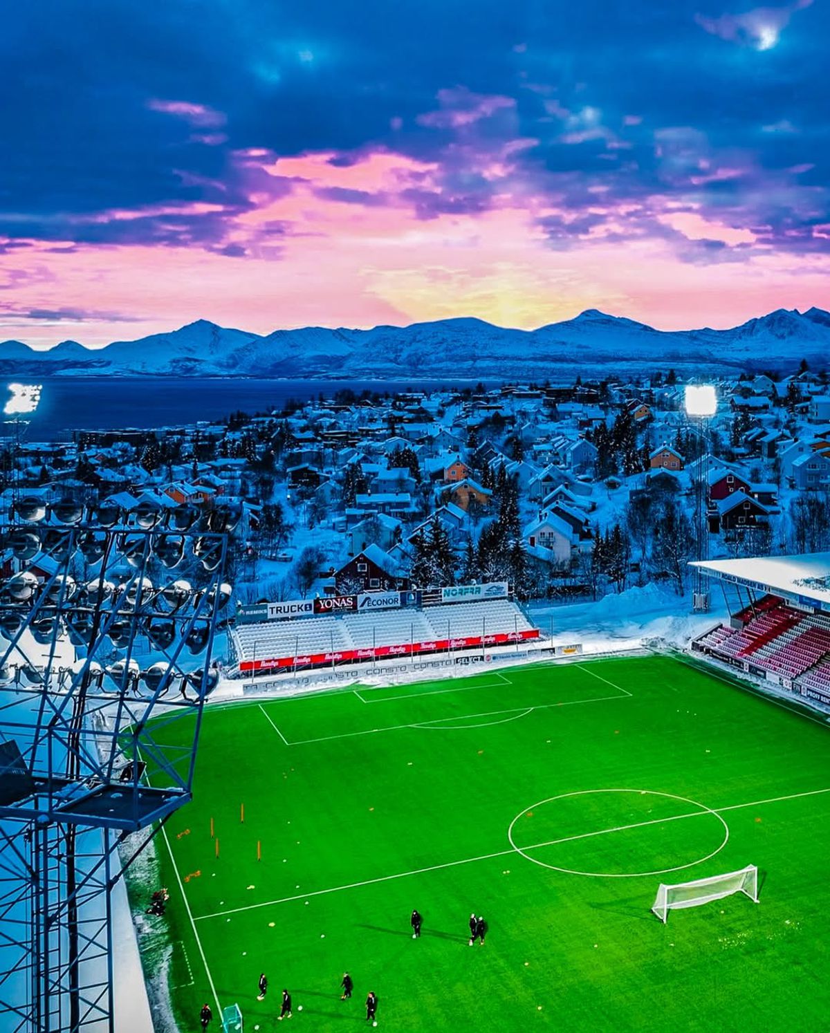 Imagini fabuloase » Își dispută meciurile de acasă pe cel mai pitoresc stadion din Europa!
