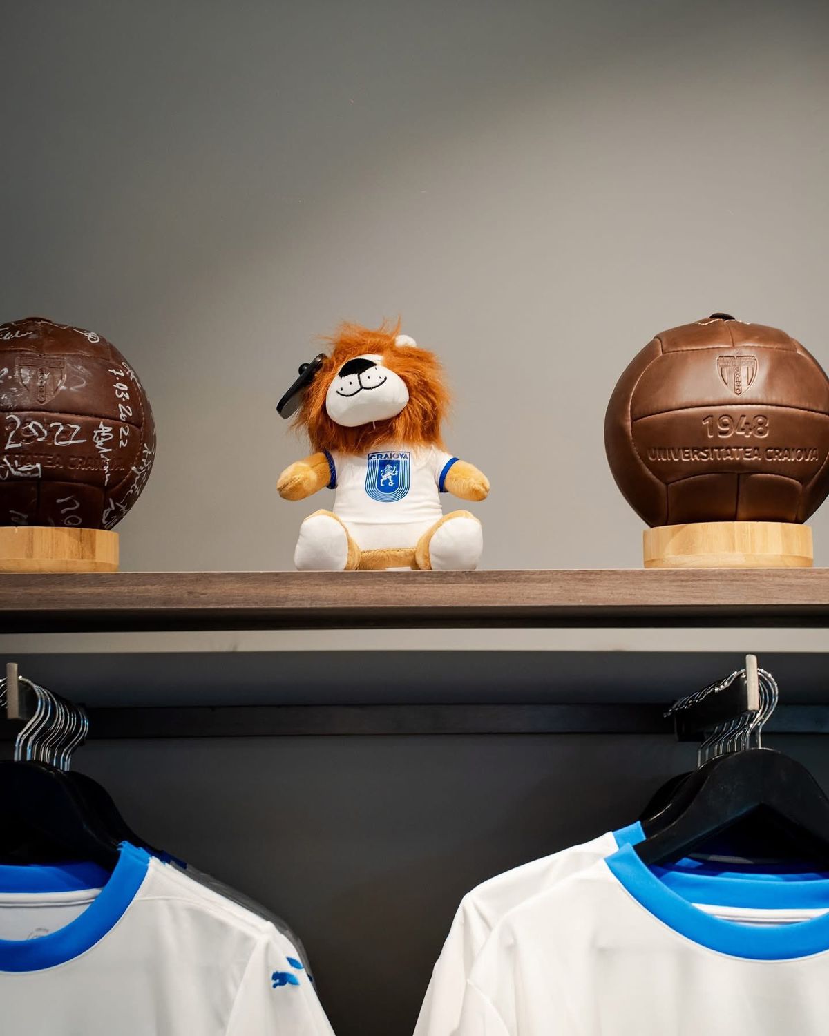 Jucătorii Craiovei s-au întâlnit cu suporterii în mall