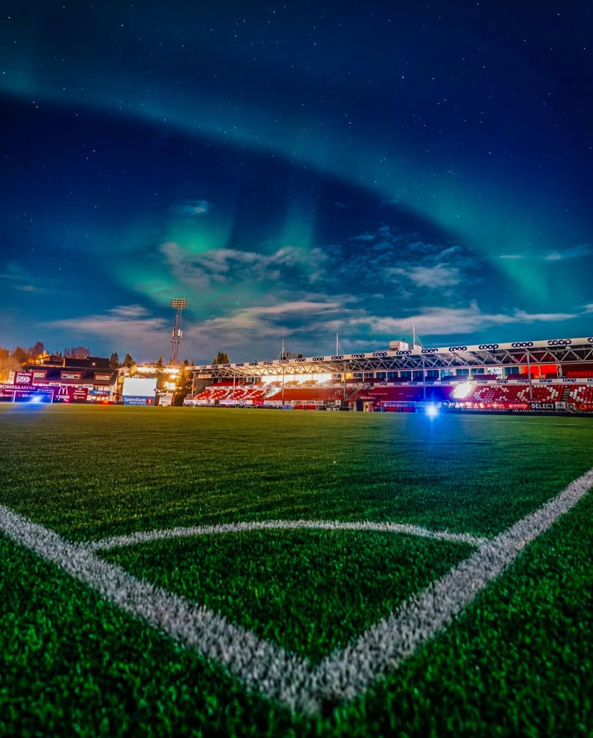 Imagini fabuloase » Își dispută meciurile de acasă pe cel mai pitoresc stadion din Europa!