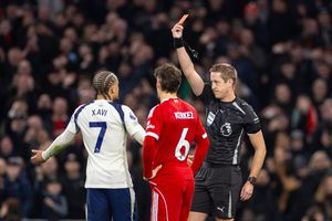 Eliminare după 30 de minute în Tottenham - Liverpool » Radu Drăgușin a revenit după 11 luni