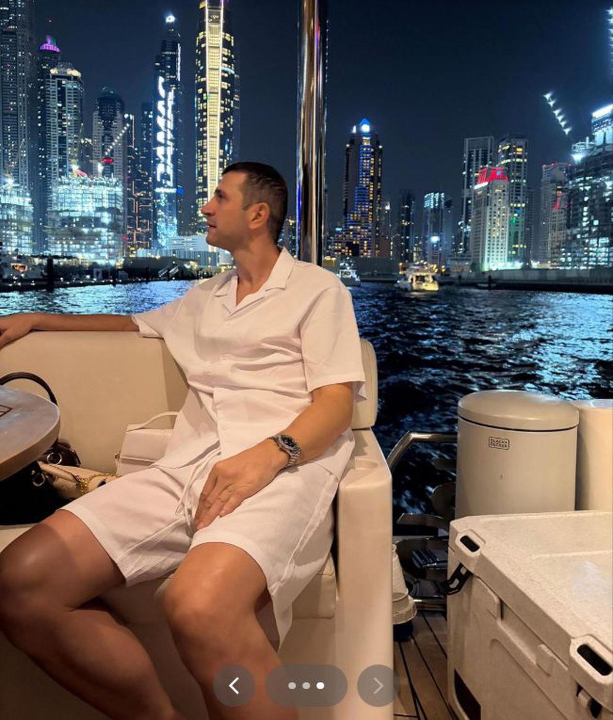 Cu Burj Khalifa în spate, Claudiu Răducanu a ieșit la atac: „Pentru cei care nu pot dormi noaptea”