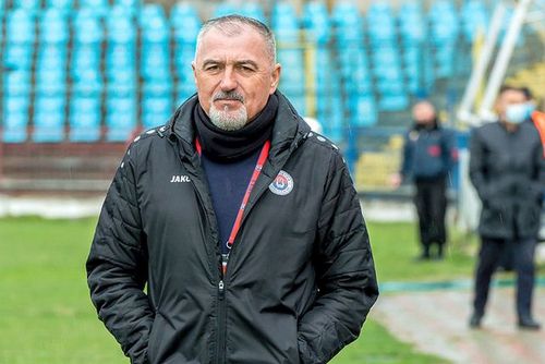 După 3 ani, Petre Grigoraș a revenit în fotbal și e gata pentru lupta la promovare: „Experiența sa constituie garanții”