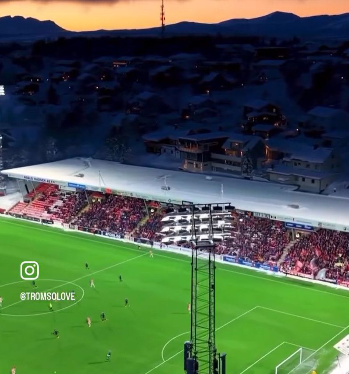 Imagini fabuloase » Își dispută meciurile de acasă pe cel mai pitoresc stadion din Europa!
