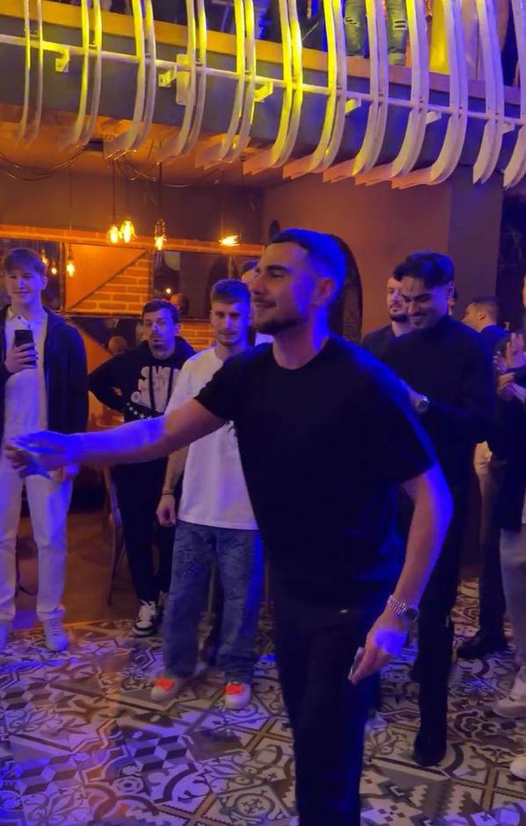 Petrecere Universitatea Craiova după eliminarea din Conference League // FOTO: Instagram