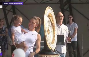 Simona Halep le-a prezentat trofeul constănțenilor: mii de oameni au întâmpinat-o cu urale! A urcat pe scenă cu nepoata ei, Tania