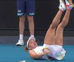 SIMONA HALEP LA AUSTRALIAN OPEN // Simona Halep, căzătură puternică în primul set cu Brady! A cerut intervenția medicului și acuză dureri în meci