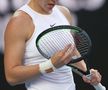 SIMONA HALEP LA AUSTRALIAN OPEN // Simona Halep, căzătură puternică în primul set cu Brady! A cerut intervenția medicului și acuză dureri în meci
