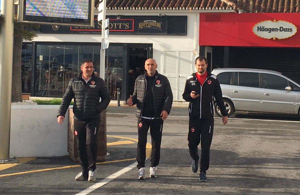 DINAMO // CORESPONDENȚĂ GSP DIN MARBELLA VIDEO + FOTO Dinamo, pe urmele starurilor: „Am auzit că și Ronaldo a venit cu yachtul aici! E diferență mare față de haosul de acasă”