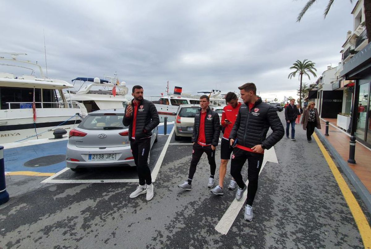 DINAMO // CORESPONDENȚĂ GSP DIN MARBELLA VIDEO + FOTO Dinamo, pe urmele starurilor: „Am auzit că și Ronaldo a venit cu yachtul aici! E diferență mare față de haosul de acasă”