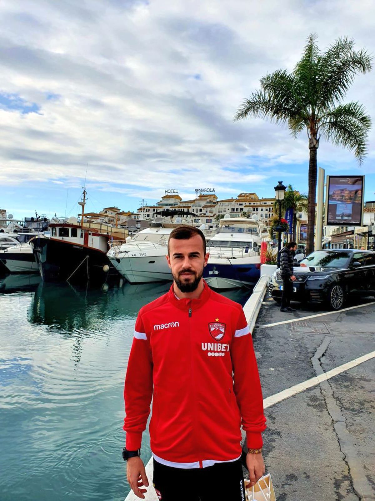 DINAMO // CORESPONDENȚĂ GSP DIN MARBELLA VIDEO + FOTO Dinamo, pe urmele starurilor: „Am auzit că și Ronaldo a venit cu yachtul aici! E diferență mare față de haosul de acasă”