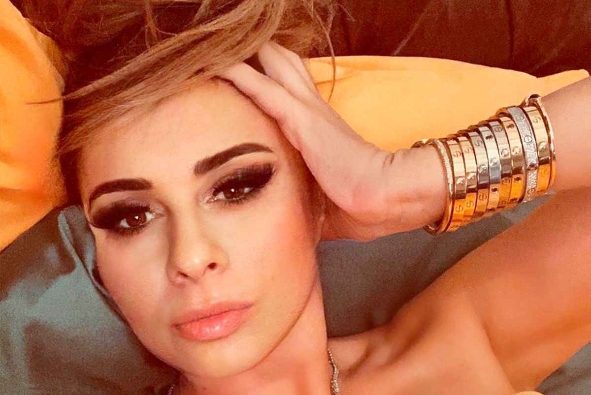 FOTO Anamaria Prodan a postat poza care îi poate închide conturile! Fără sutien pe Instagram și WhatsApp