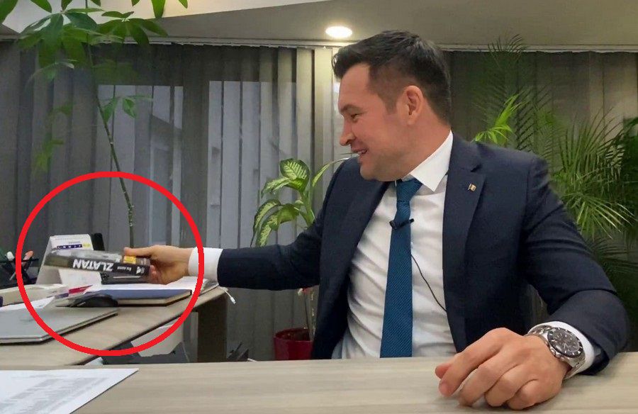 EXCLUSIV // VIDEO Moment neașteptat! Ionuț Stroe a pus mâna pe telefon în timpul discuției cu reporterii GSP: 