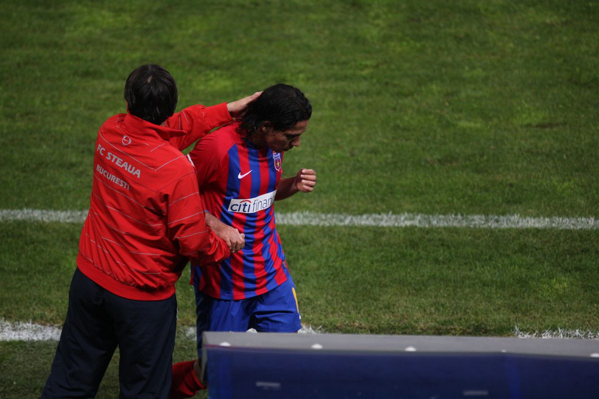 EXCLUSIV Cum a șocat vestiarul FCSB fostul fotbalist de 1,75 de milioane al lui Becali: „Mereu făcea așa după duș. Doi litri de cremă, o ducea la extrem”