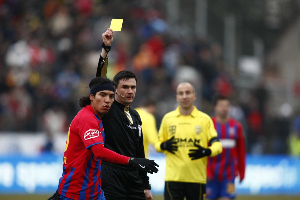 EXCLUSIV Cum a șocat vestiarul FCSB fostul fotbalist de 1,75 de milioane al lui Becali: „Mereu făcea așa după duș. Doi litri de cremă, o ducea la extrem”