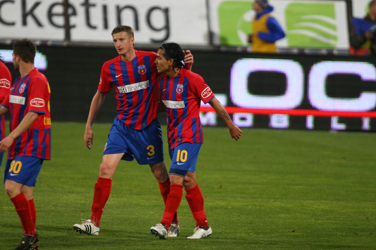 EXCLUSIV Cum a șocat vestiarul FCSB fostul fotbalist de 1,75 de milioane al lui Becali: „Mereu făcea așa după duș. Doi litri de cremă, o ducea la extrem”