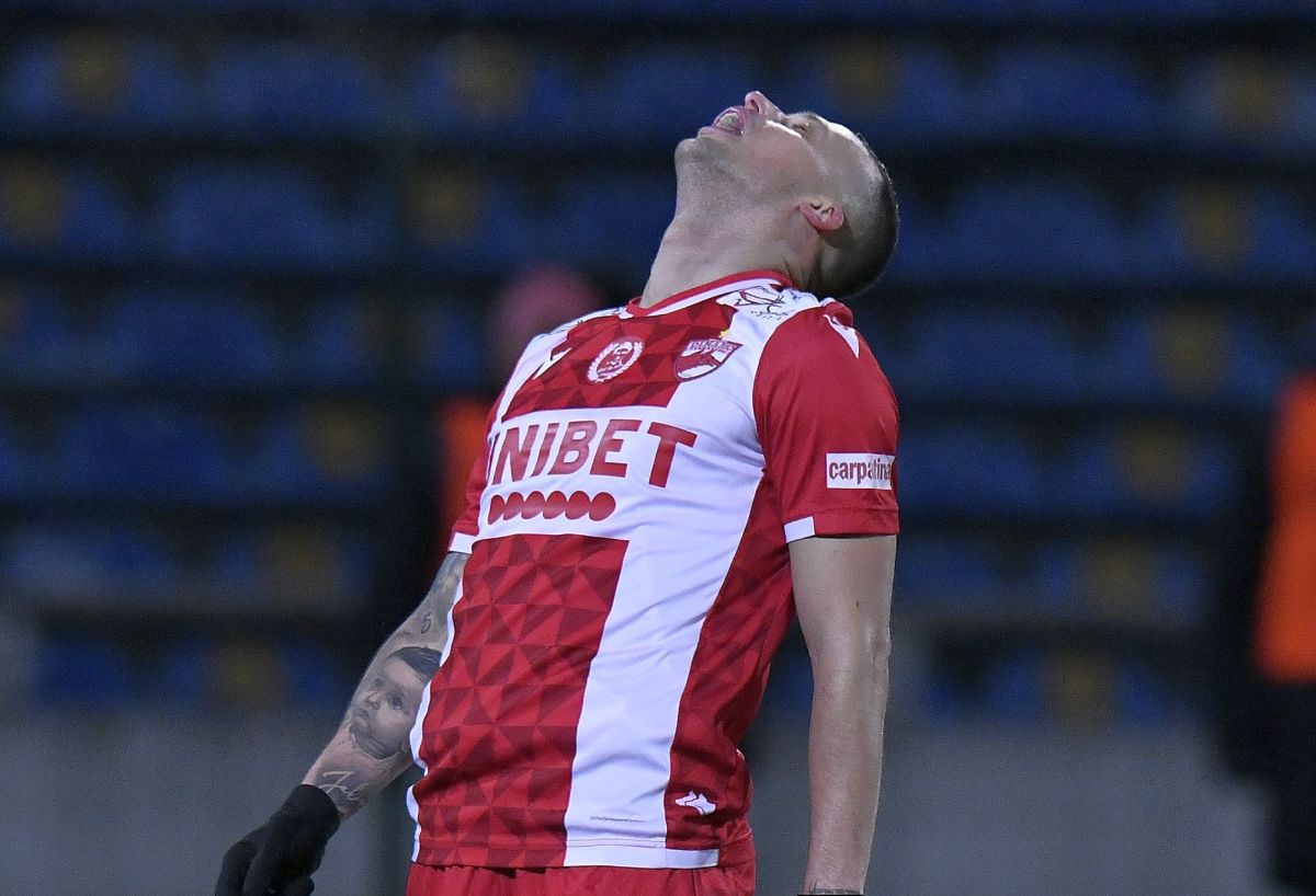 Gafă URIAŞĂ de arbitraj la Pitești: gol anulat ERONAT pentru Dinamo în repriza secundă!