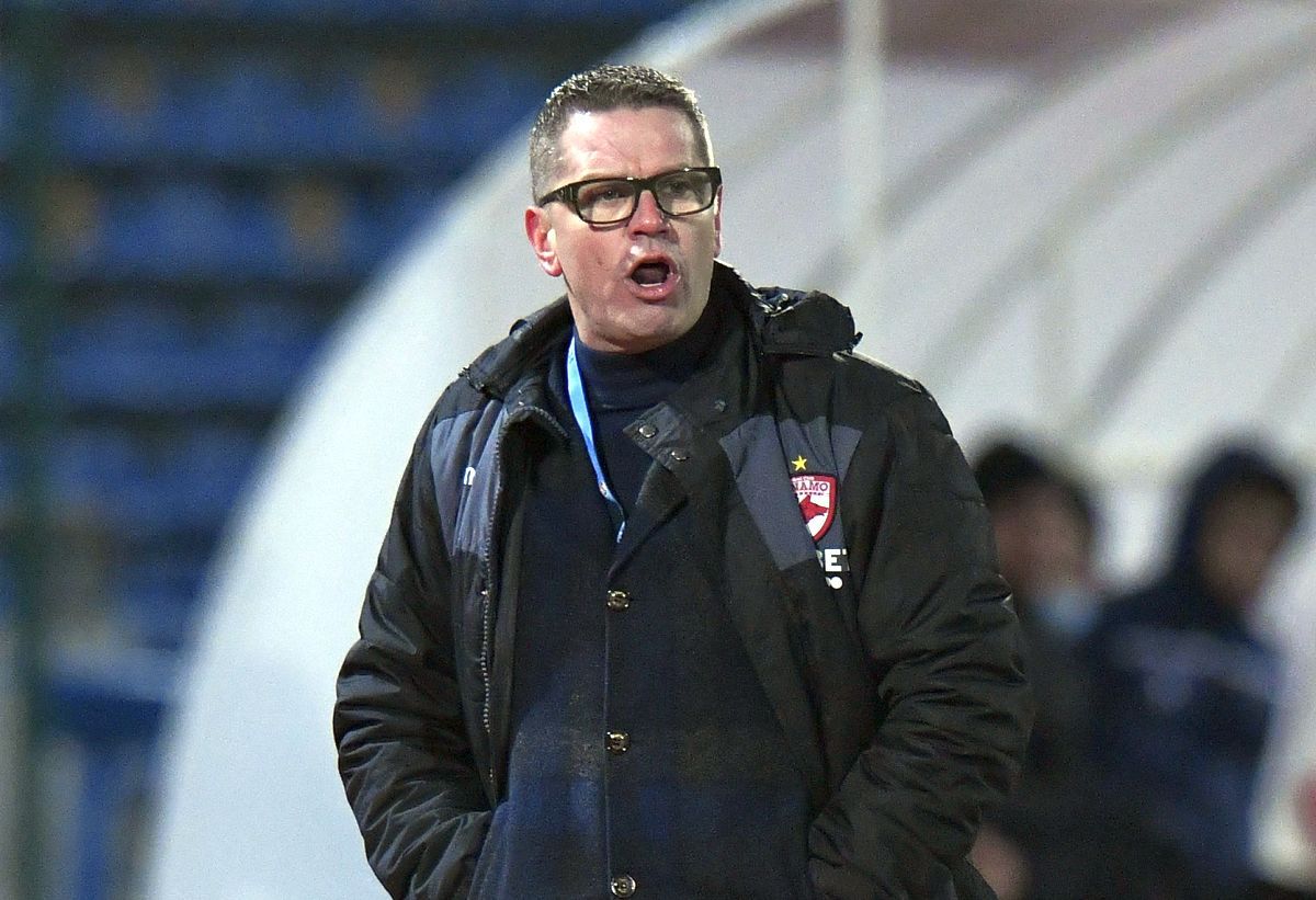 „Câinii”, ironizați la Pitești: „Cât timp cooperativa funcționează, Dinamo nu retrogradează!”