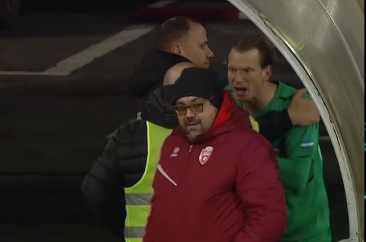 Scandal monstru după Botoșani - CSU Craiova » Arlauskis a făcut o criză de nervi și a fost cu greu ținut să nu sară la bătaie!