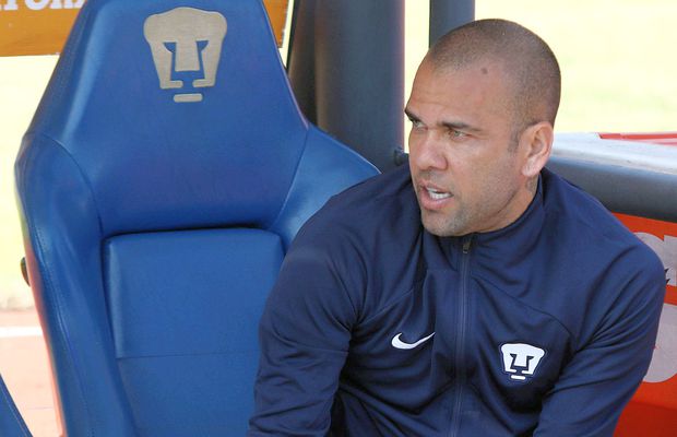 Dani Alves a rămas fără contract! Pumas i-a reziliat înțelegerea după ce a fost arestat