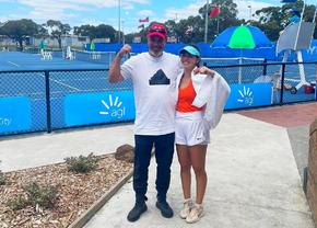 Își face majoratul la Melbourne » Cine e jucătoarea din România care leagă victoriile la Australian Open: „Cel mai bun cadou de ziua ei. A muncit mult să fie acolo”