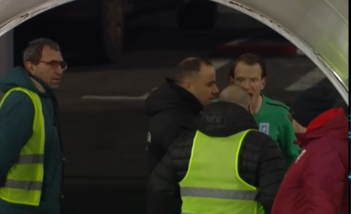 Scandal monstru după Botoșani - CSU Craiova » Arlauskis a făcut o criză de nervi și a fost cu greu ținut să nu sară la bătaie!