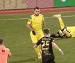 Faultul comis de Constantin Budescu în CS Mioveni - Petrolul // foto: captură DigiSport