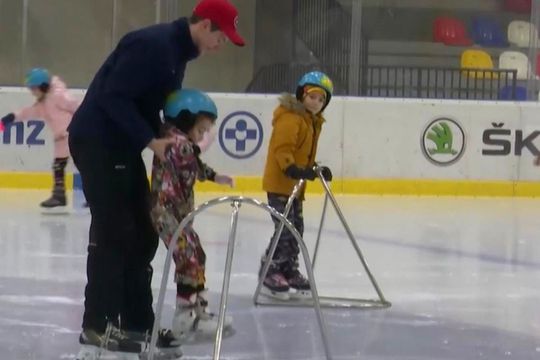Fundația Țiriac a lansat un nou program de patinaj gratuit pentru copii: „Așteptăm tinerii activi, curioși și dornici să descopere o nouă activitate sportivă”
