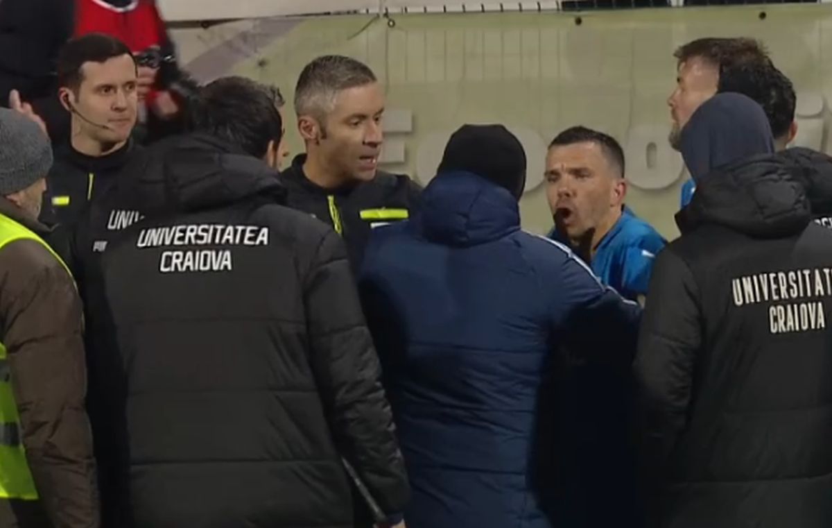 Scandal monstru după Botoșani - CSU Craiova » Arlauskis a făcut o criză de nervi și a fost cu greu ținut să nu sară la bătaie!