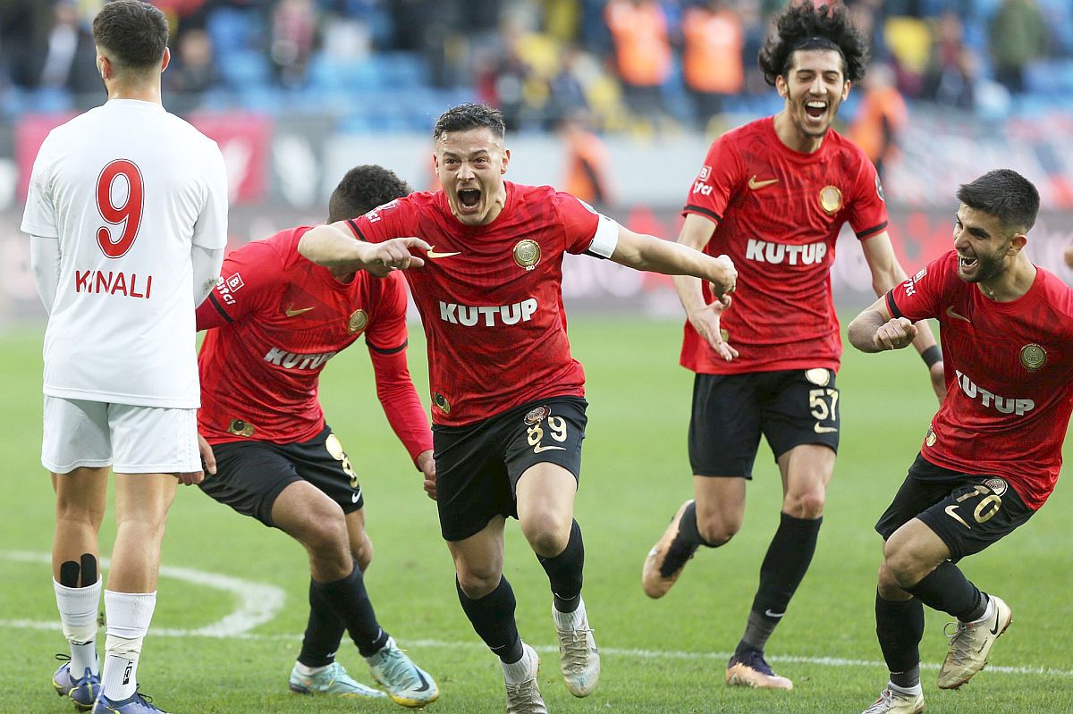 Torje, detalii de culise de la echipa lui Kadîrov » „Eram foarte bine păziți, aveam poliție cu noi și trupe speciale din Cecenia! Nici nu puteai să ieși din hotel, că nu te lăsau”