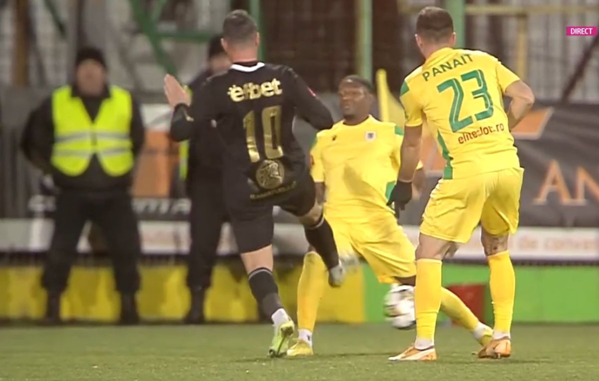 Crăciunescu a răbufnit în studio, când a văzut imaginile din Liga 1: „Poate nu a avut voie să dea roșu! Să-și rupă carnetul!”