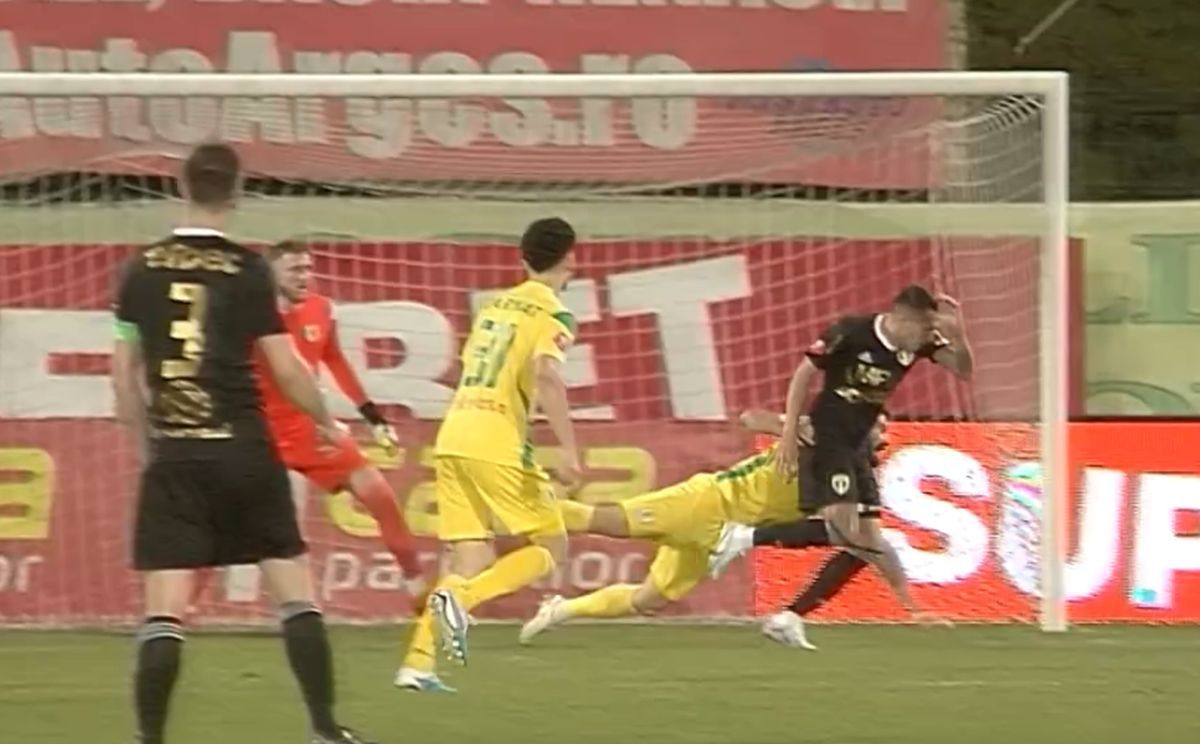 „Dacă nici ăsta nu e penalty...” » Decizie de neînțeles la Mioveni: nici reluările nu l-au convins!