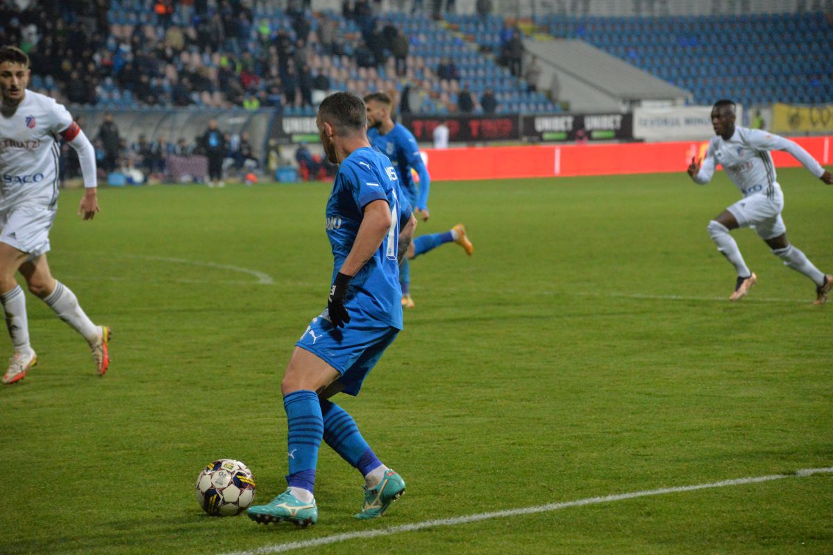 Debut cu stângul pentru Neagoe » Universitatea Craiova pleacă învinsă de la Botoșani