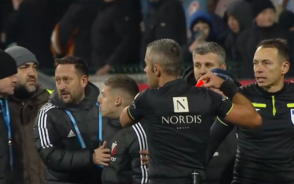 Scandal monstru după Botoșani - CSU Craiova » Arlauskis a făcut o criză de nervi și a fost cu greu ținut să nu sară la bătaie!