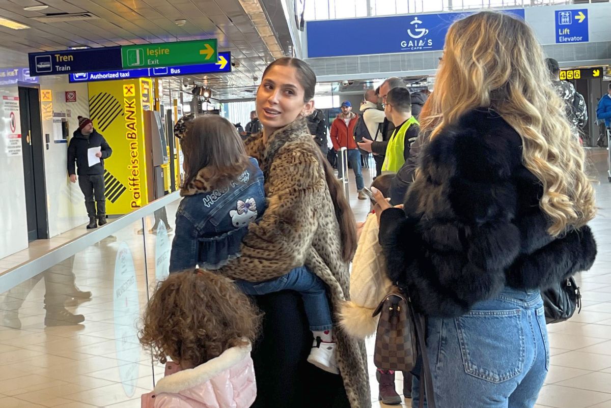 FCSB a revenit în țară » Jucătorii, așteptați de partenere la aeroport