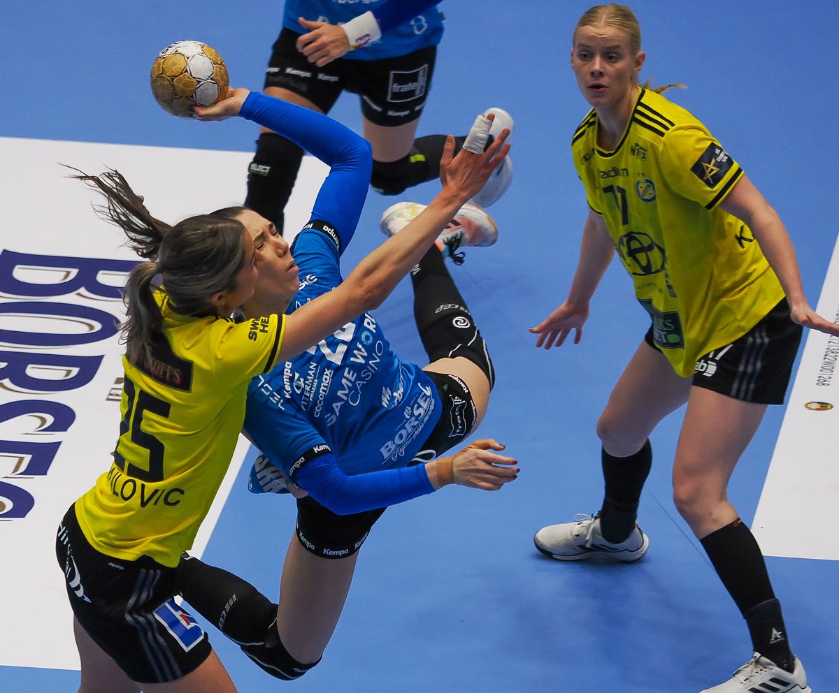 CSM București - Savehof » Victorie fără emoții pentru „Tigroaice”