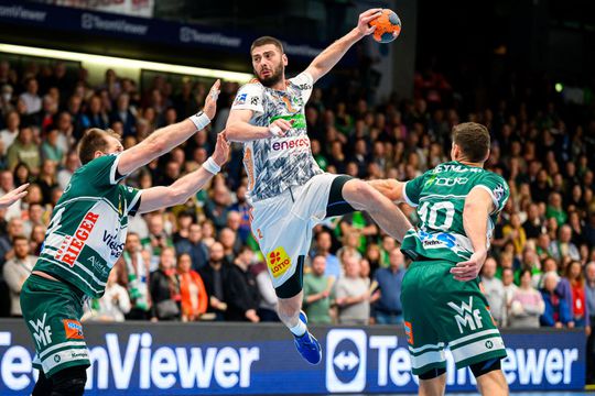 Branko Vujovic într-un meci al lui TSV Hannover Foto Imago