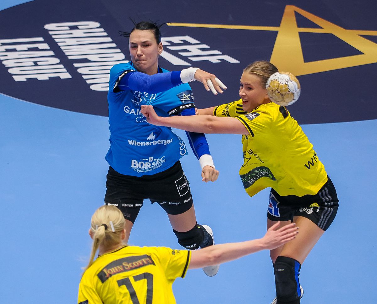 CSM București - Savehof » Victorie fără emoții pentru „Tigroaice”