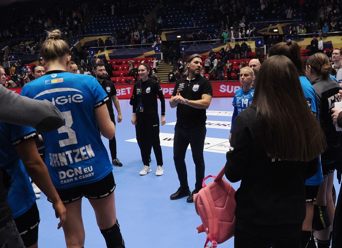 CSM București - Savehof » Victorie fără emoții pentru „Tigroaice”