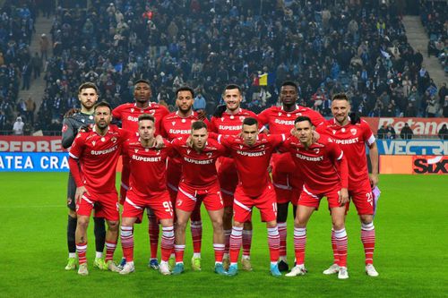 Primul 11 al lui Dinamo de la meciul cu Universitatea Craiova, foto: Cristi Preda