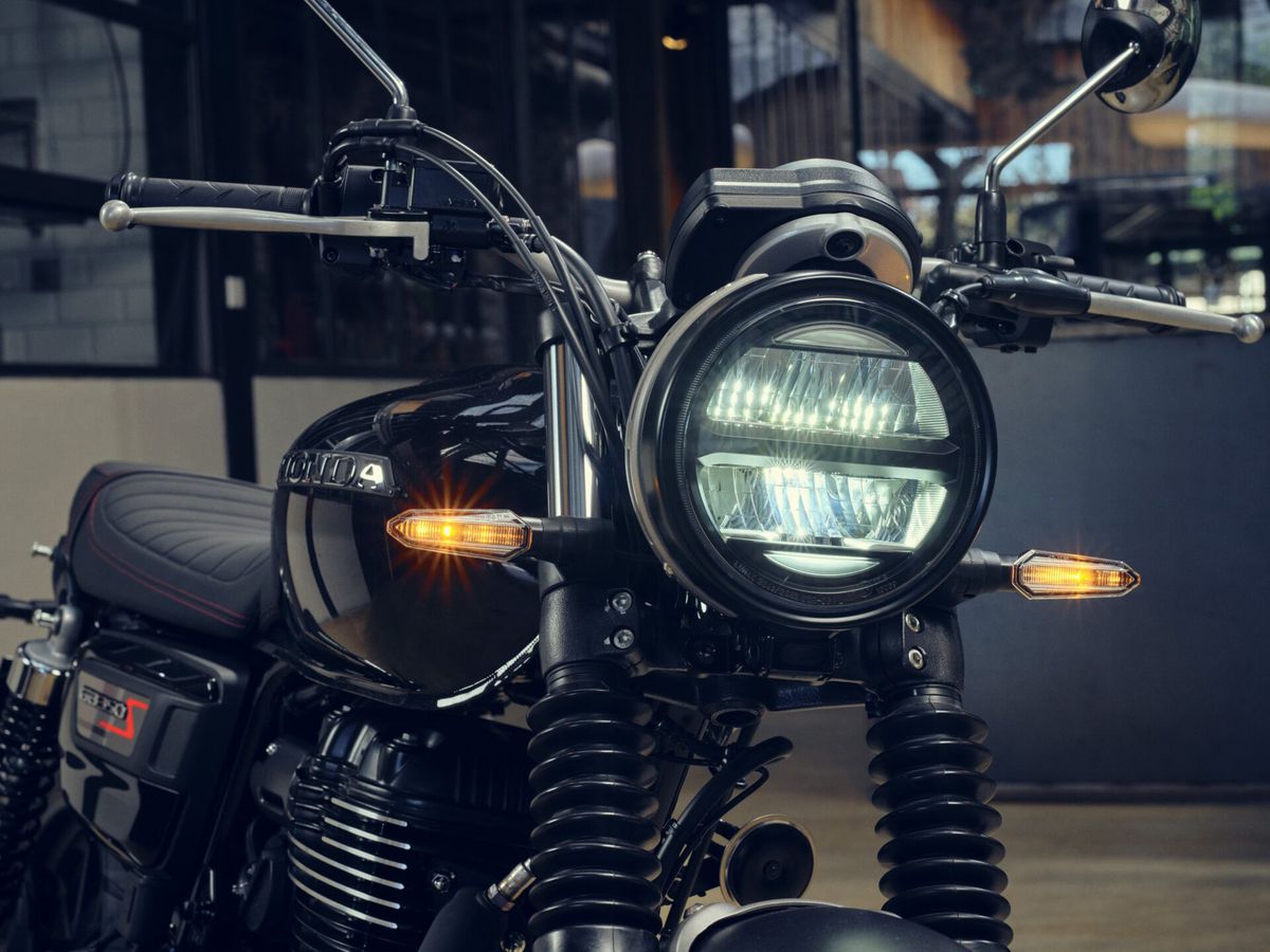 Honda a lansat modelul GB350S, o motocicletă adaptată cerințelor permisului A2