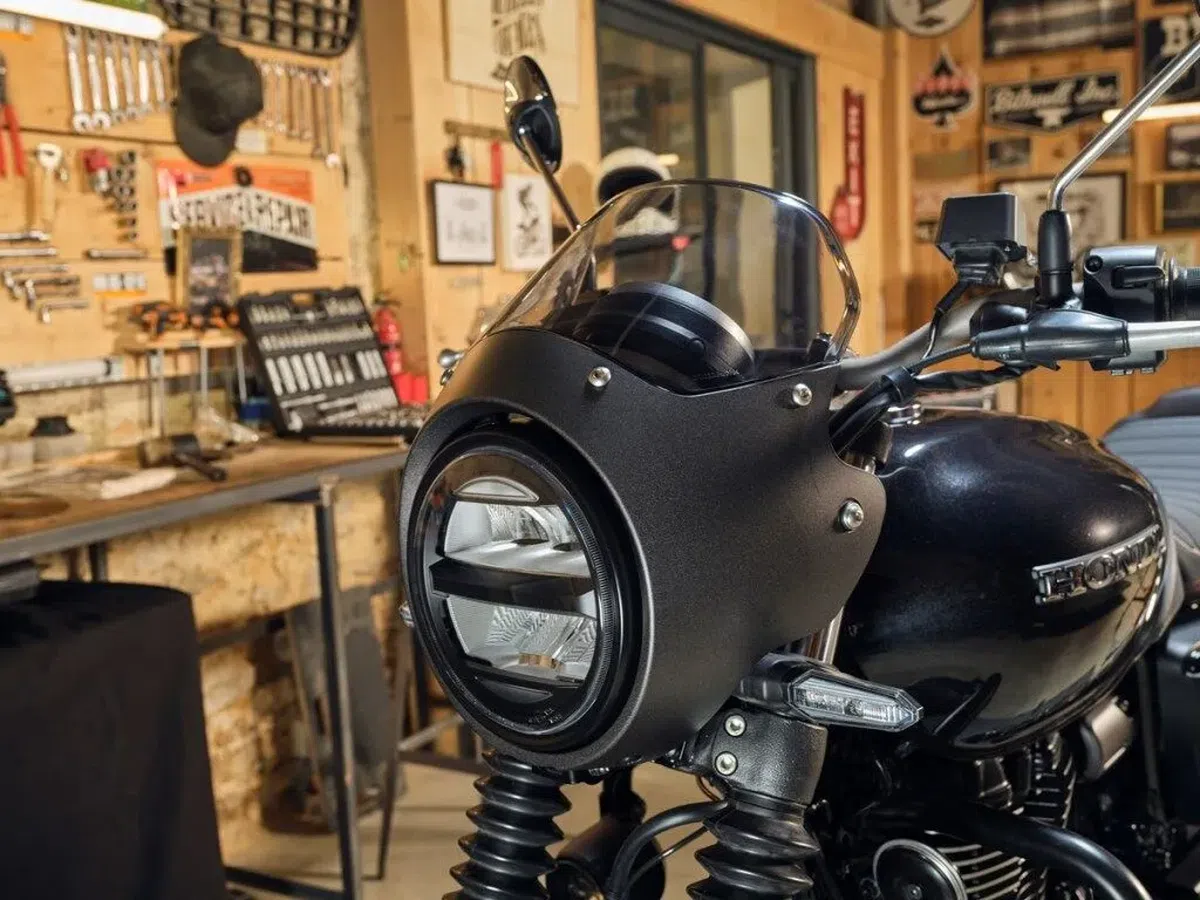 Honda a lansat modelul GB350S, o motocicletă adaptată cerințelor permisului A2