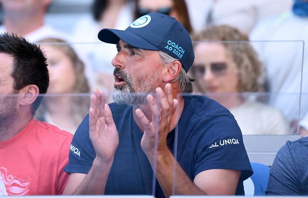 Final într-o colaborare bizară: jucătoarea l-a reinstalat pe antrenorul suspendat