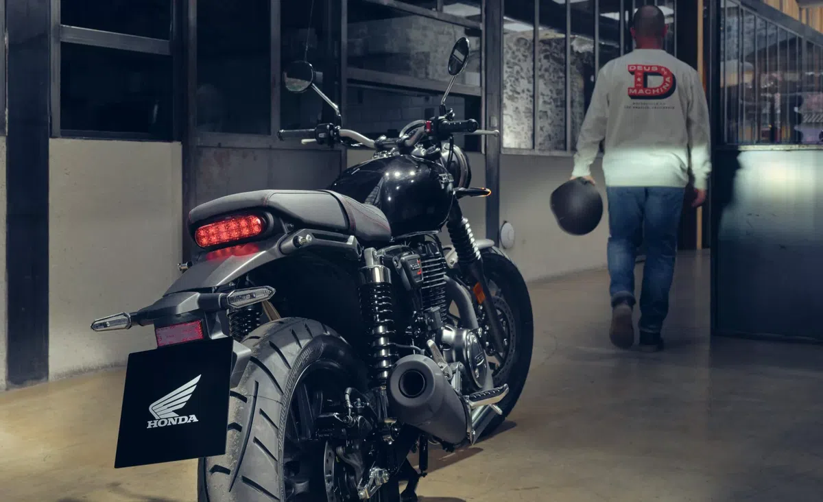 Honda a lansat modelul GB350S, o motocicletă adaptată cerințelor permisului A2