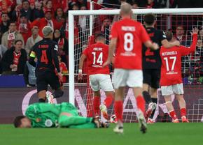 5 goluri în Benfica - Barcelona, în etapa 7 din Liga Campionilor » Gafă de cascadorii râsului!