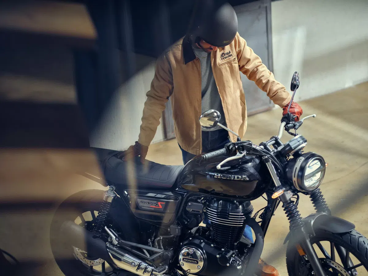 Honda a lansat modelul GB350S, o motocicletă adaptată cerințelor permisului A2