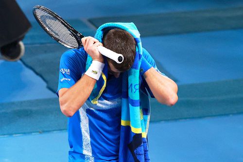 Novak Djokovic a căzut de mai multe ori FOTO Guliver/GettyImages