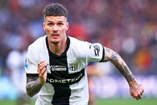 Pas important în negocierile pentru Dennis Man » Ce decizie a luat Fiorentina!