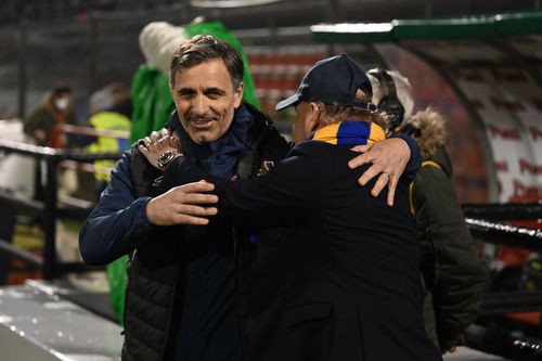 În urmă cu aproape trei ani, Fabio Pecchia și Giuseppe Iachini, antrenori ai lui Dennis Man, erau adversari în Cremonese - Parma din Serie B / Foto: Imago
