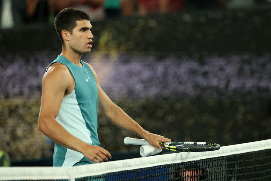 Carlos Alcaraz, eliminat de la Australian Open Foto: GettyImages Ce se întâmplă cu Carlos Alcaraz? » Două nume importante analizează deruta cvadruplului campion de Grand Slam