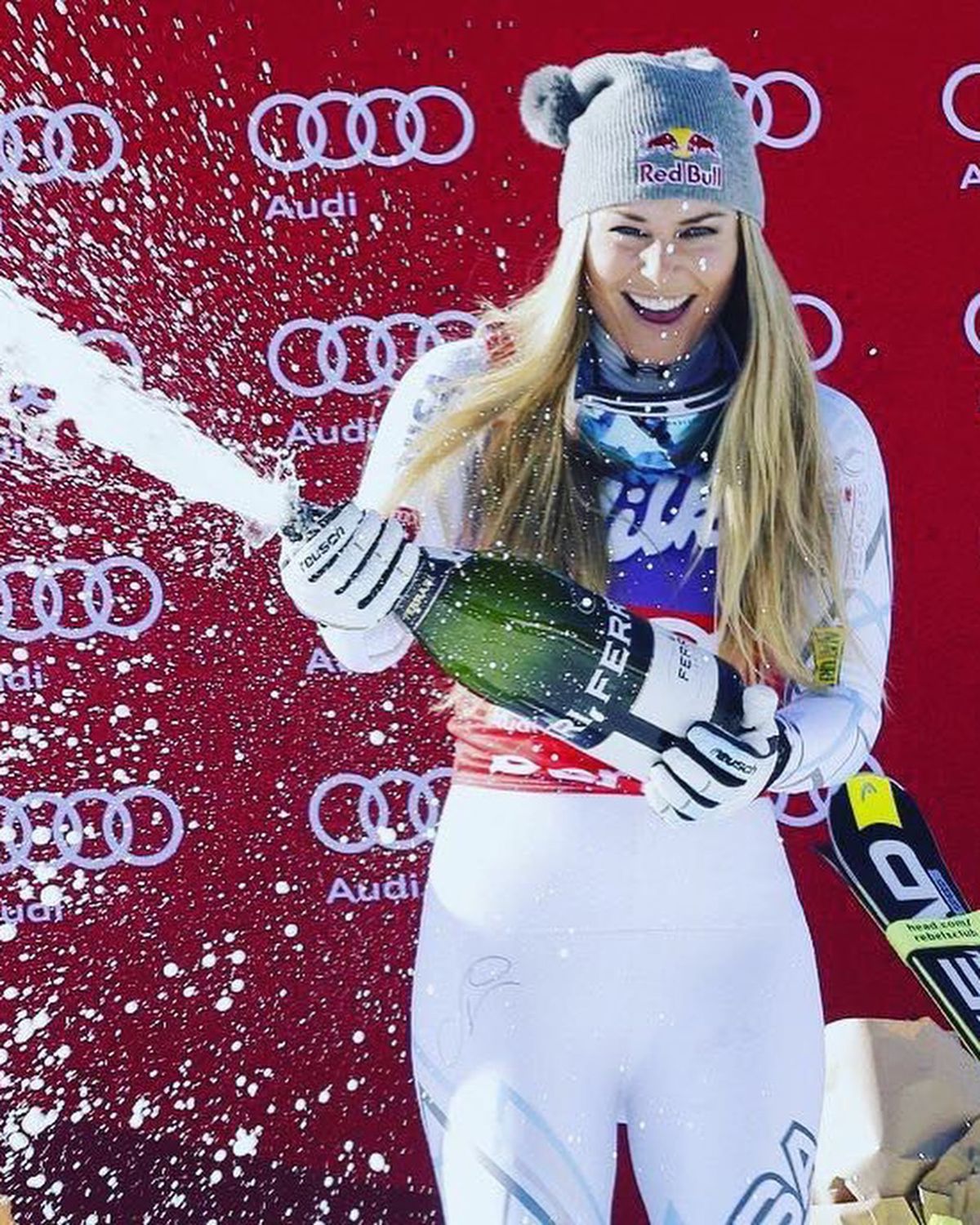 Lindsey Vonn a intrat în trendul „2016” și a „rupt” internetul cu imaginile postate